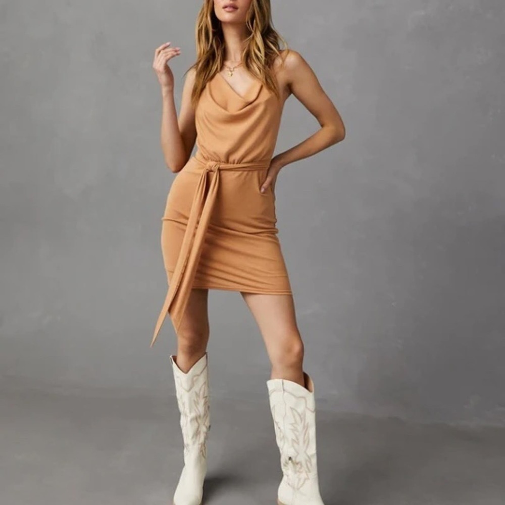 NWT Skylar Rose by Vici Klarisse Halter Front Tie Mini Dress Size M